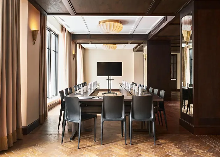 Fidelity Hotel
